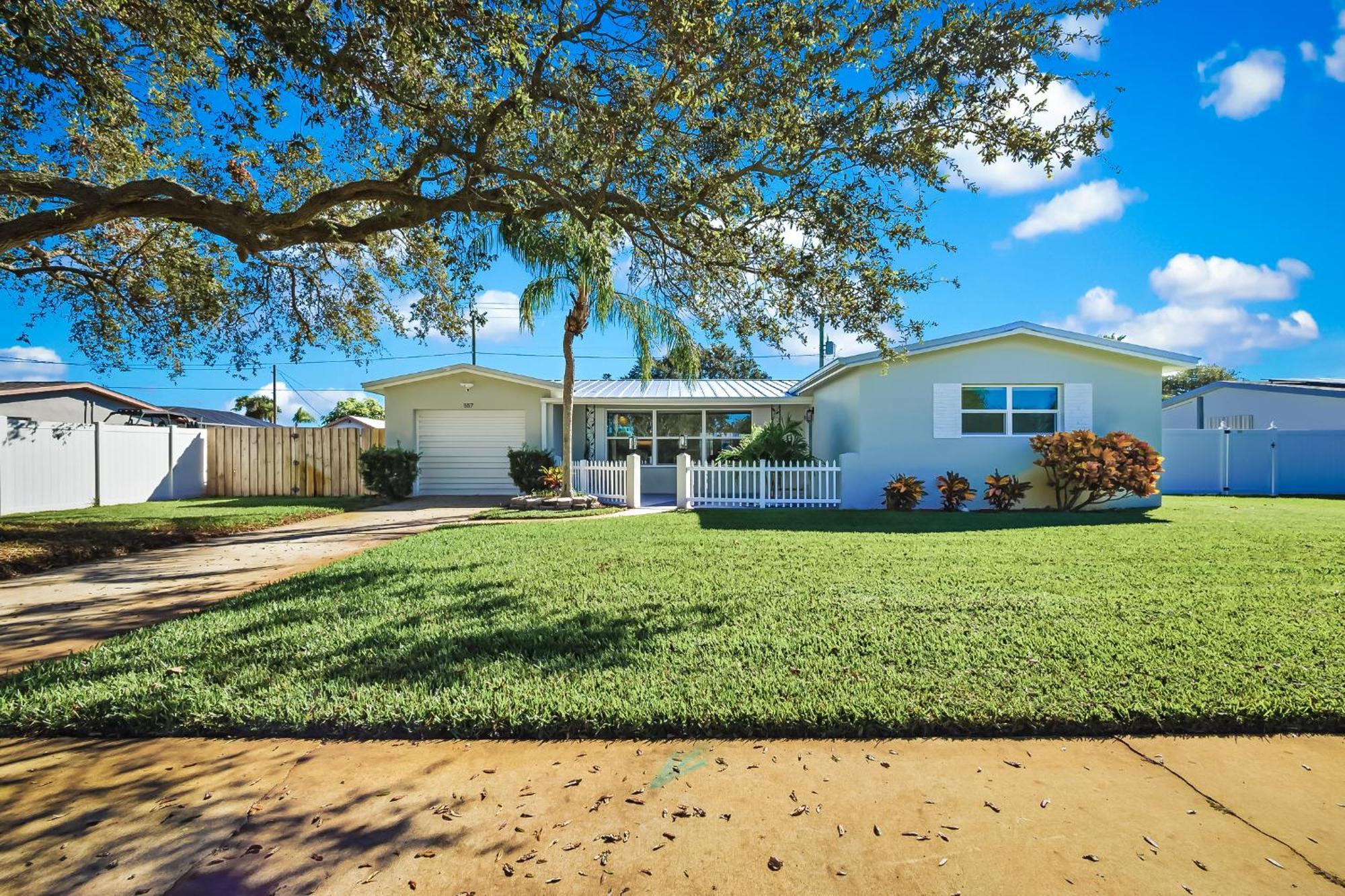 Ixora16 Heated Pool, Mins To Beach, Airport, Usssa, Cruise Port, 1H To Disney Melbourne Eksteriør bilde